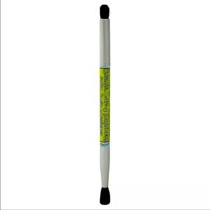 The balm Tapered Dual Ended Eyeshadow Brush: New!